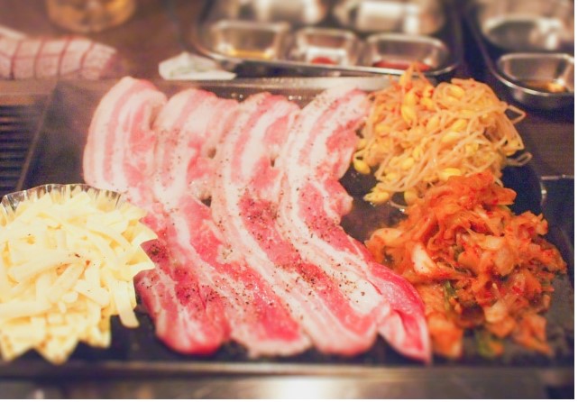 サムギョプサルやコプチャンチョンゴルなど韓国料理